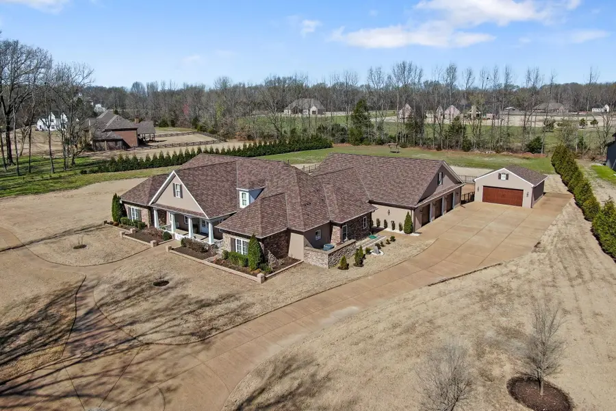 235 AMHERST DR, Arlington, TN 38002 - Image #2