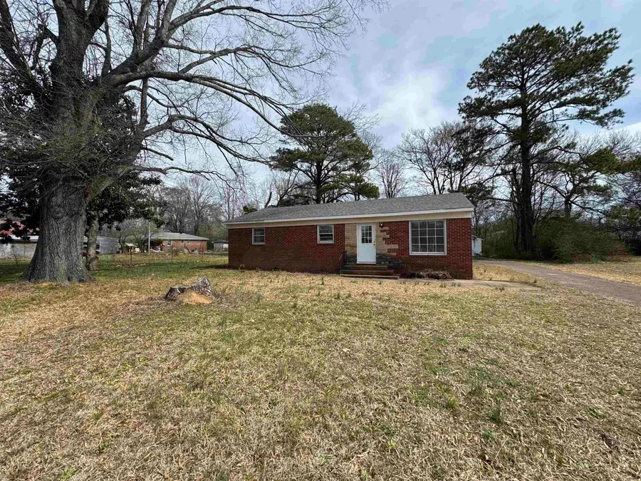 51 BLYTHE ST, Savannah, TN 38372 - Image #2