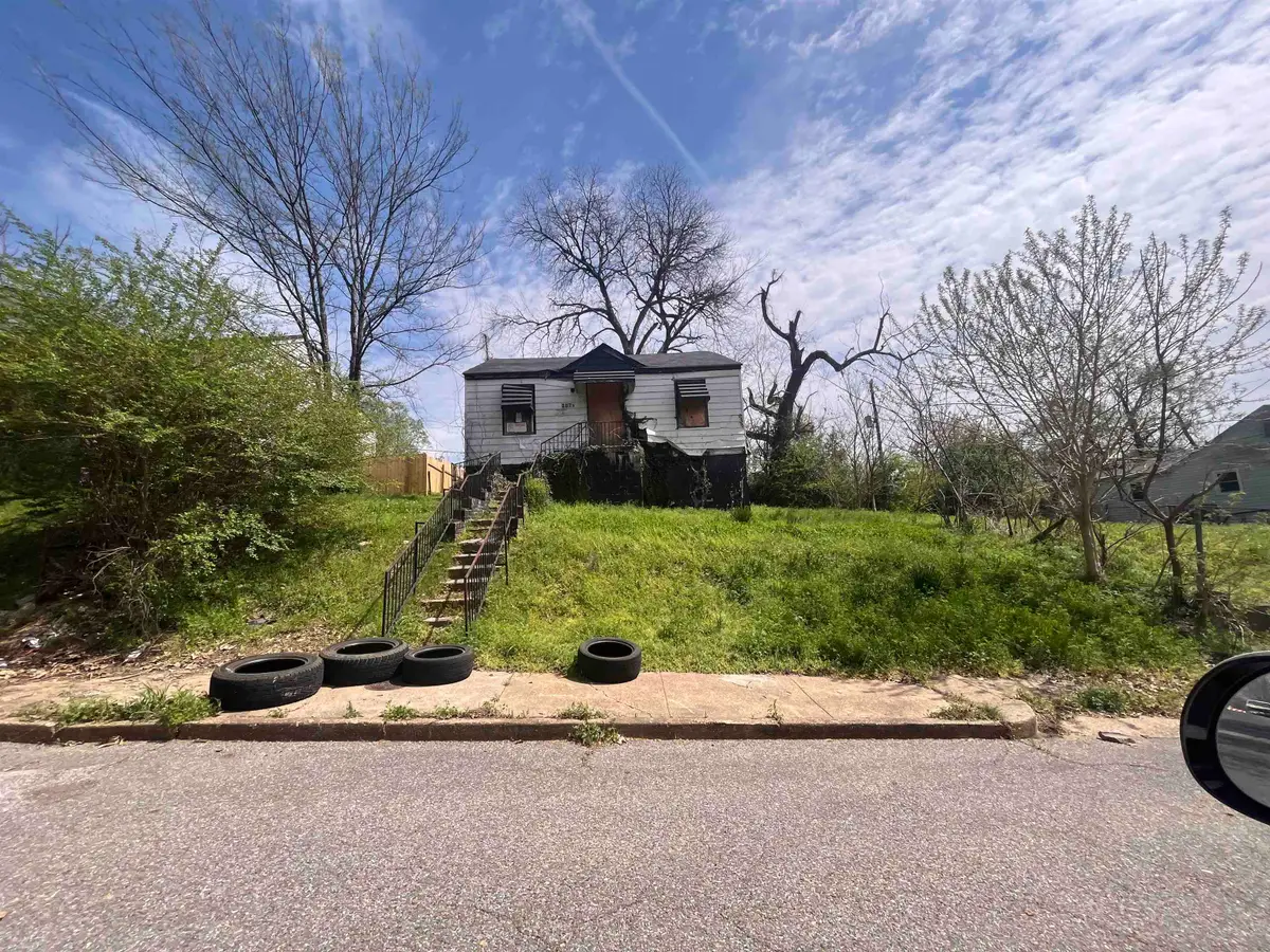 2076 FARRINGTON ST, Memphis, TN 38109 - Image #1