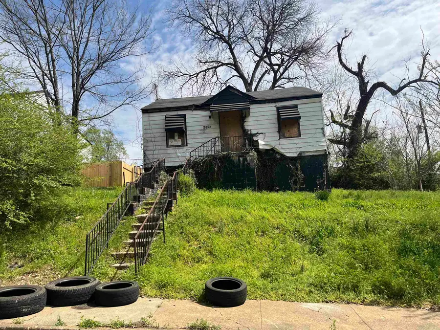 2076 FARRINGTON ST, Memphis, TN 38109 - Image #2