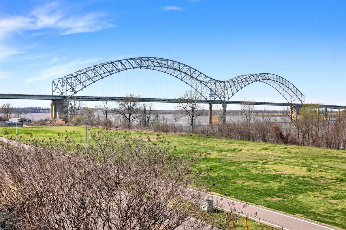 358 N ISLAND DR #105, Memphis, TN 38103 - Image #1