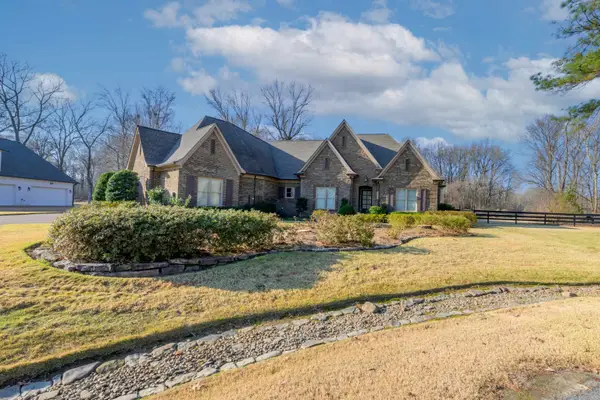 25 RIVERSEDGE CV N, Arlington, TN 38002