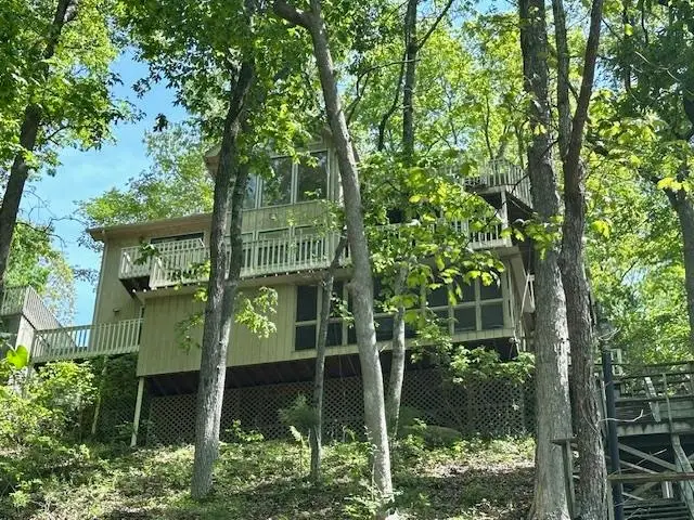 1720 POINT GRAND DR, Savannah, TN 38365 - Image #1