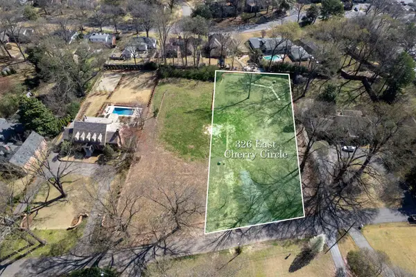 326 E CHERRY CIR, Memphis, TN 38117