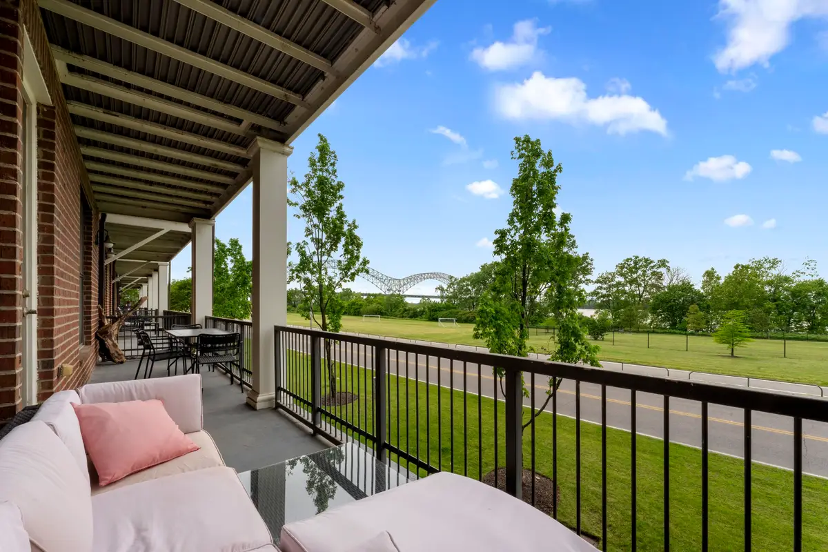 380 N ISLAND DR #105, Memphis, TN 38103 - Image #1