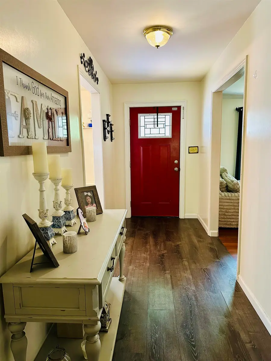 395 COUNTRY CLUB LN, Selmer, TN 38375-1540 - Image #2