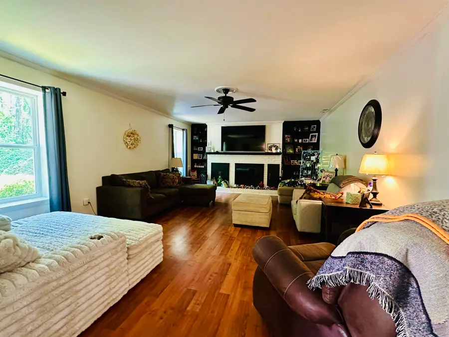 395 COUNTRY CLUB LN, Selmer, TN 38375-1540 - Image #3