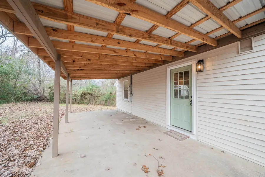 147 WESTWOOD CIR, Selmer, TN 38375 - Image #2