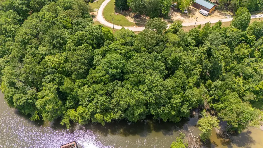 1 BEECH CREEK LOOP, Clifton, TN 38425 - Image #2