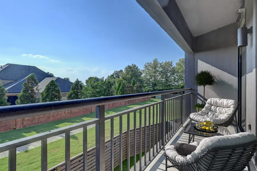 717 S RIVERSIDE DR #206, Memphis, TN 38103 - Image #2