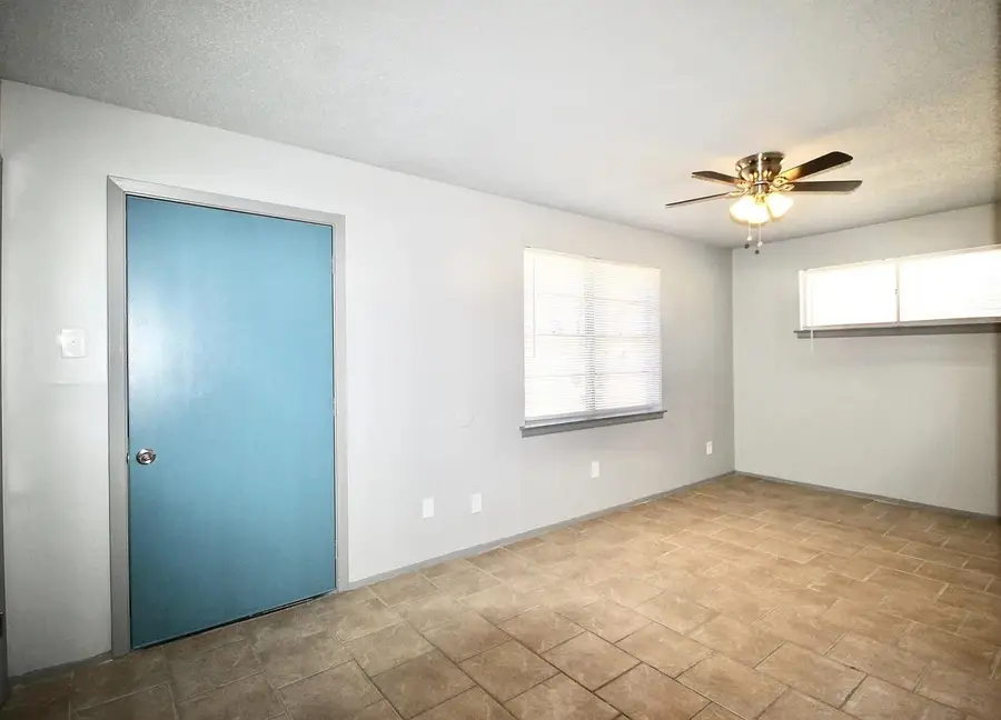 487 WILLIAMS AVE, Memphis, TN 38126 - Image #2