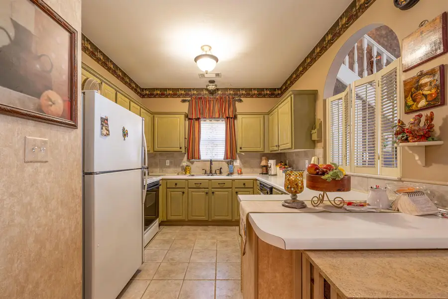 10442 KENSINGTON CIR, Collierville, TN 38017 - Image #3