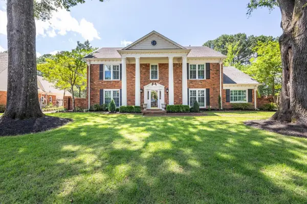 2243 W GLENALDEN DR, Germantown, TN 38139