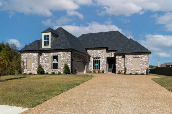 240 LAUREL WOOD LN, Oakland, TN 38060