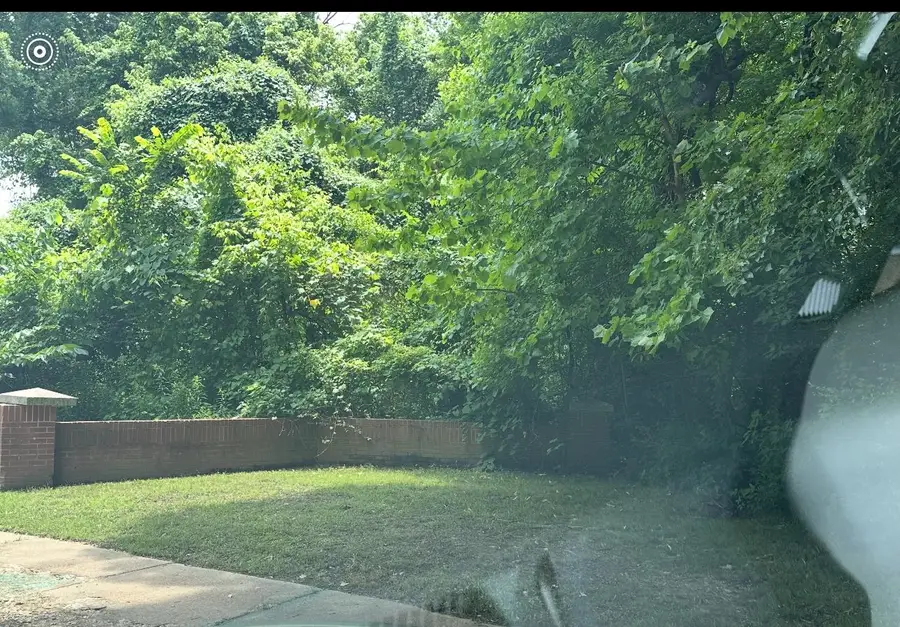 129 W BROOKS RD, Memphis, TN 38109 - Image #2