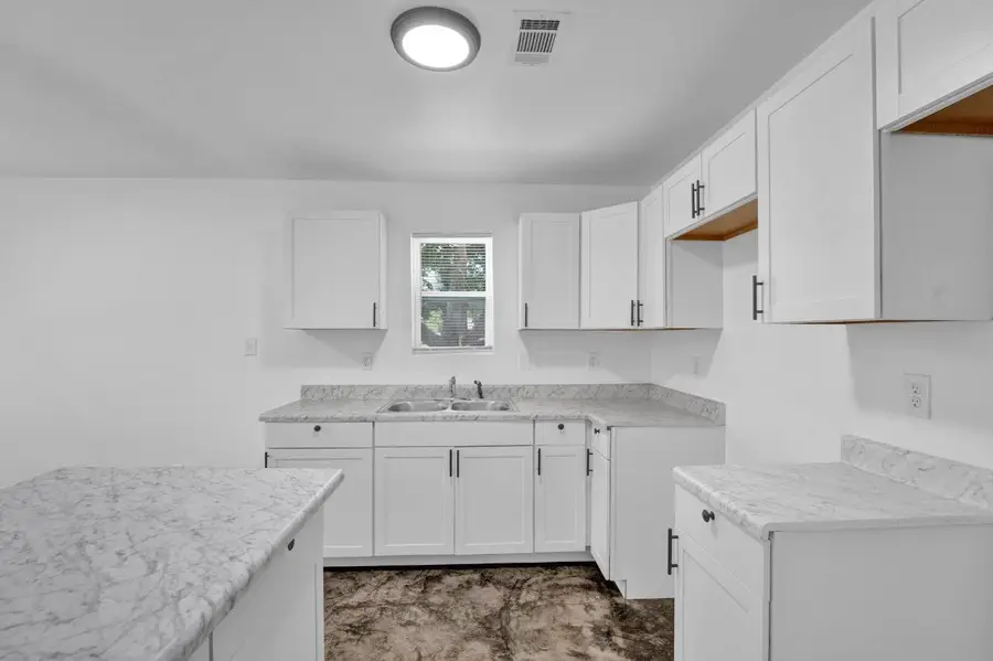 365 WASHBURN DR, Memphis, TN 38109 - Image #2