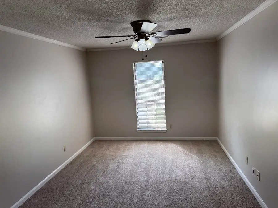 4585 S BERRYPICK LN, Memphis, TN 38141 - Image #2