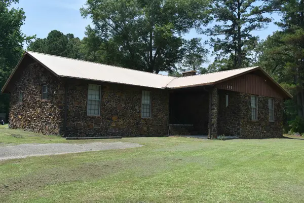 111 KISER LN, Selmer, TN 38375