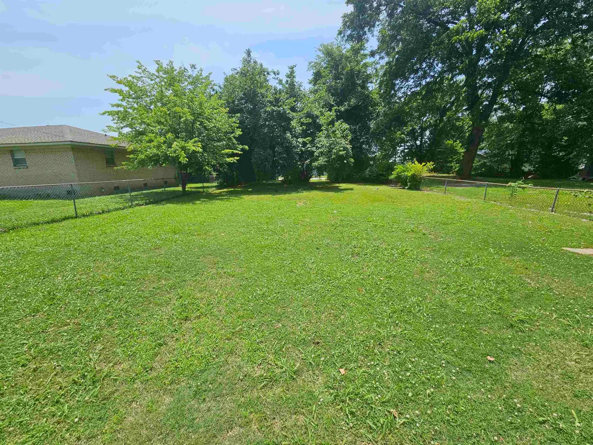 621 CHEATHAM ST, Dyersburg, TN 38024 - Image #1