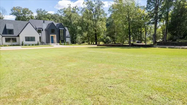 2279 PINNACLE CREEK DR, Germantown, TN 38138