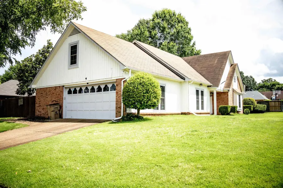 6716 SHORELINE CIR, Memphis, TN 38141 - Image #2