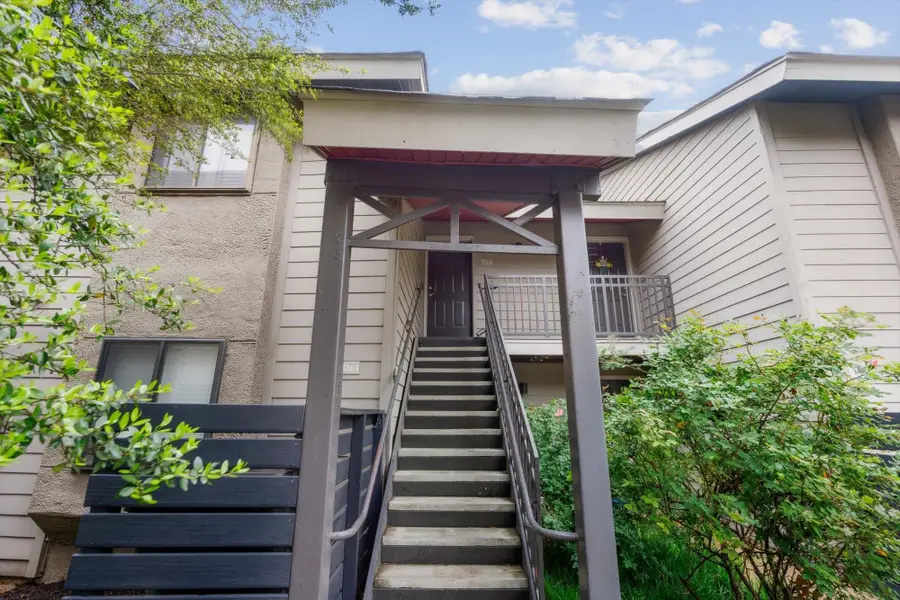 1824 CROSSFLOWER CV #94, Germantown, TN 38138 - Image #2