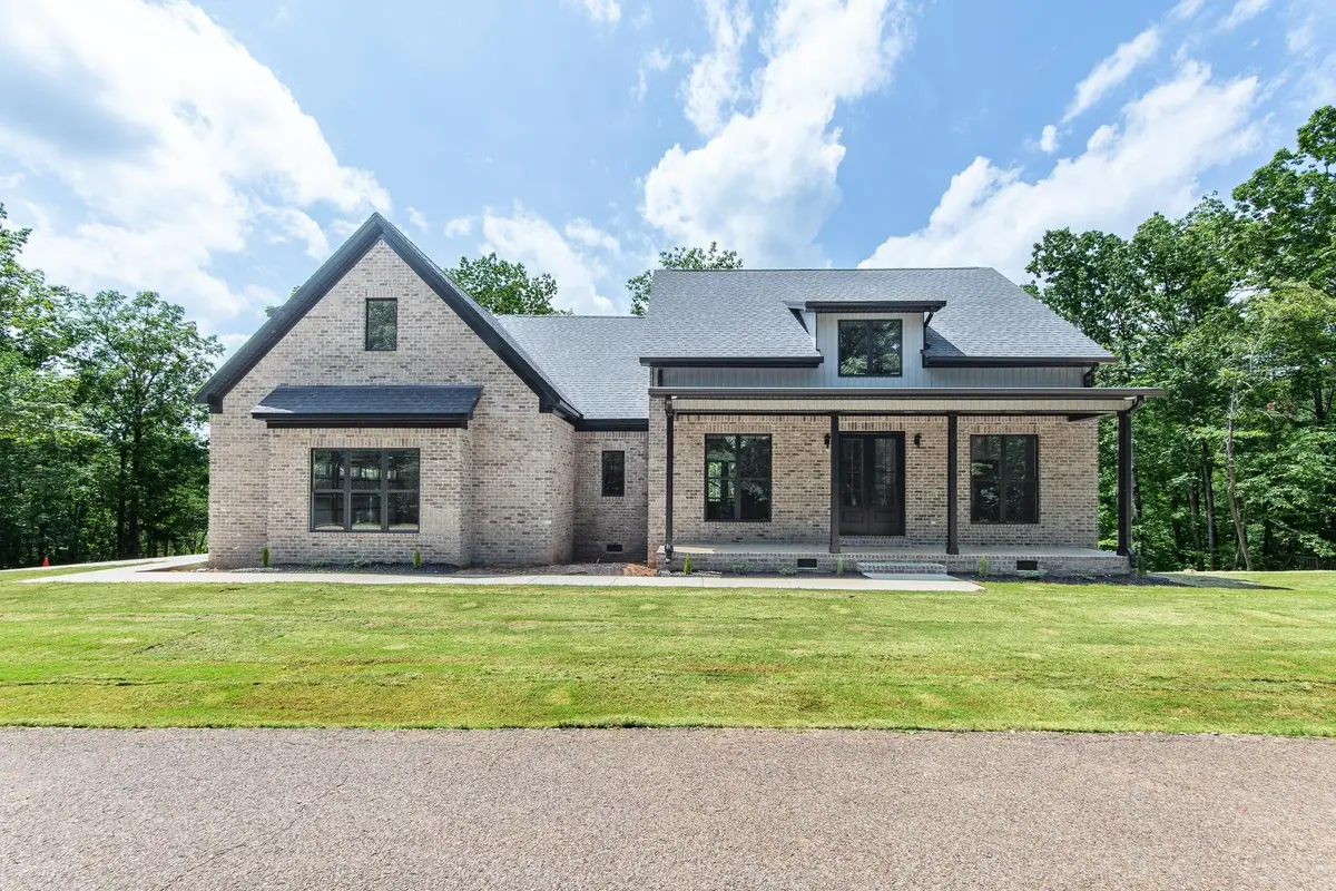 1520 POINT GRAND DR, Savannah, TN 38372 - Image #1