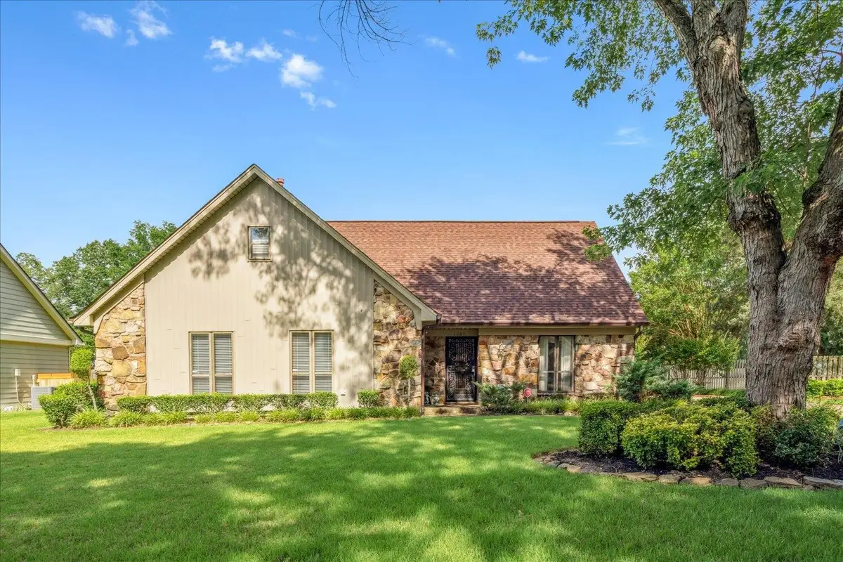 1888 ALDER BRANCH LN, Germantown, TN 38139 - Image #1