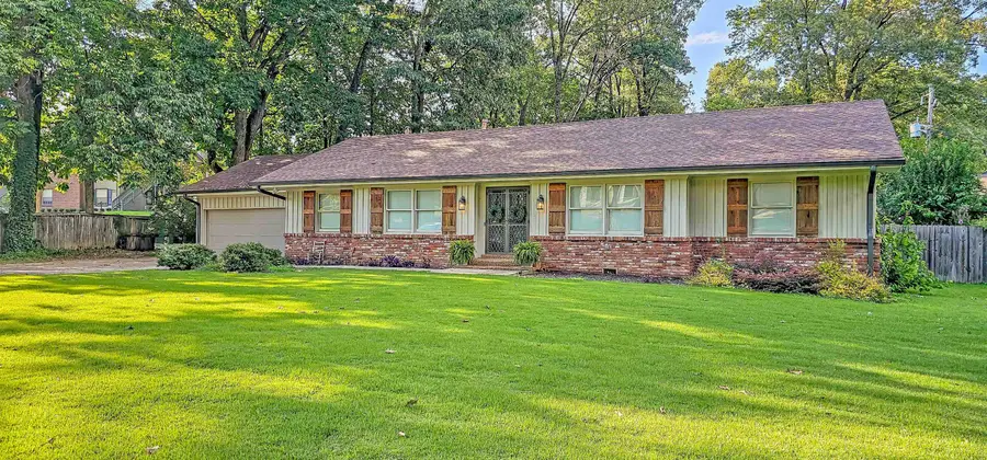 6818 GREAT OAKS RD, Germantown, TN 38138 - Image #2