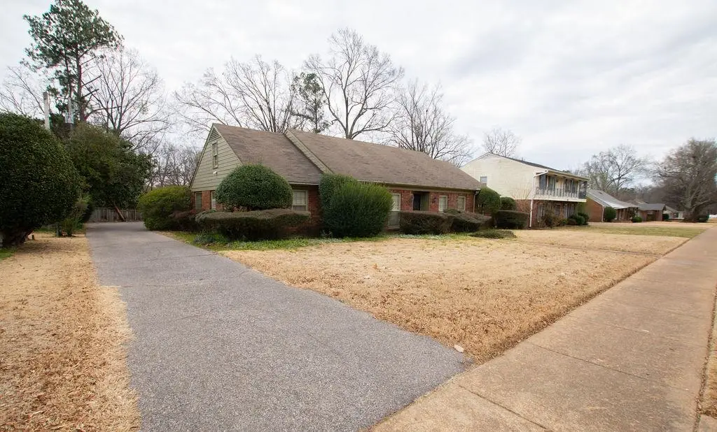 320 S YATES RD, Memphis, TN 38120 - Image #1
