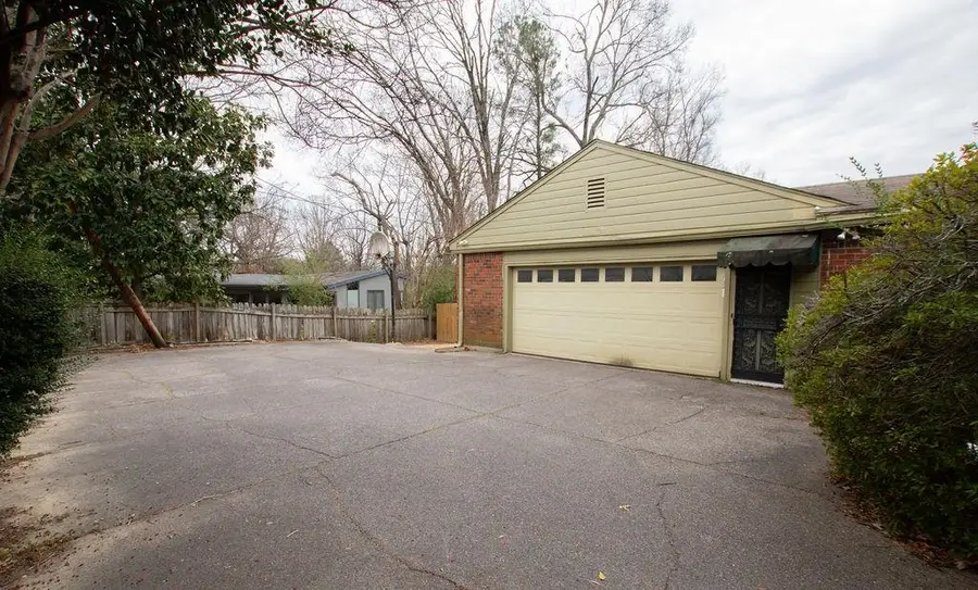 320 S YATES RD, Memphis, TN 38120 - Image #2
