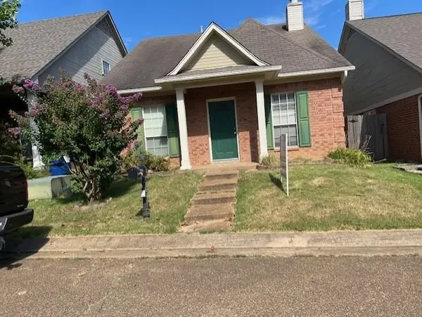 596 W ASHLEY GLEN CIR, Memphis, TN 38018