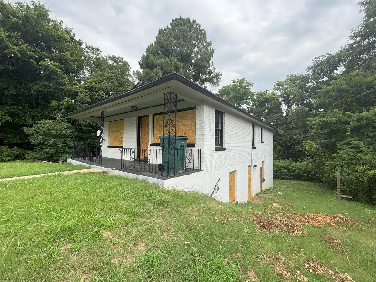 358 FIELDS AVE, Memphis, TN 38109 - Image #1