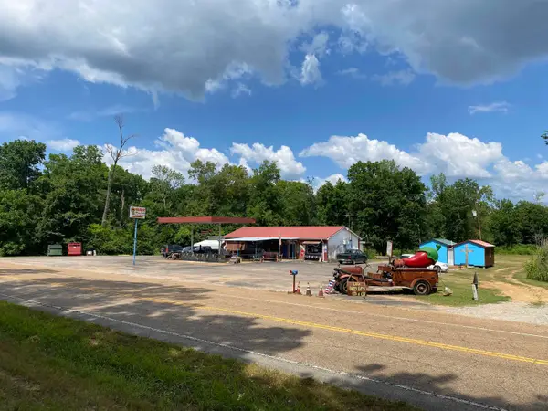 26280 69 HWY, Adamsville, TN 38310