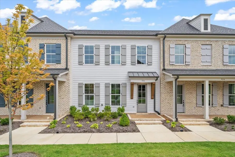 926 ALDWICK DR, Collierville, TN 38017 - Image #2