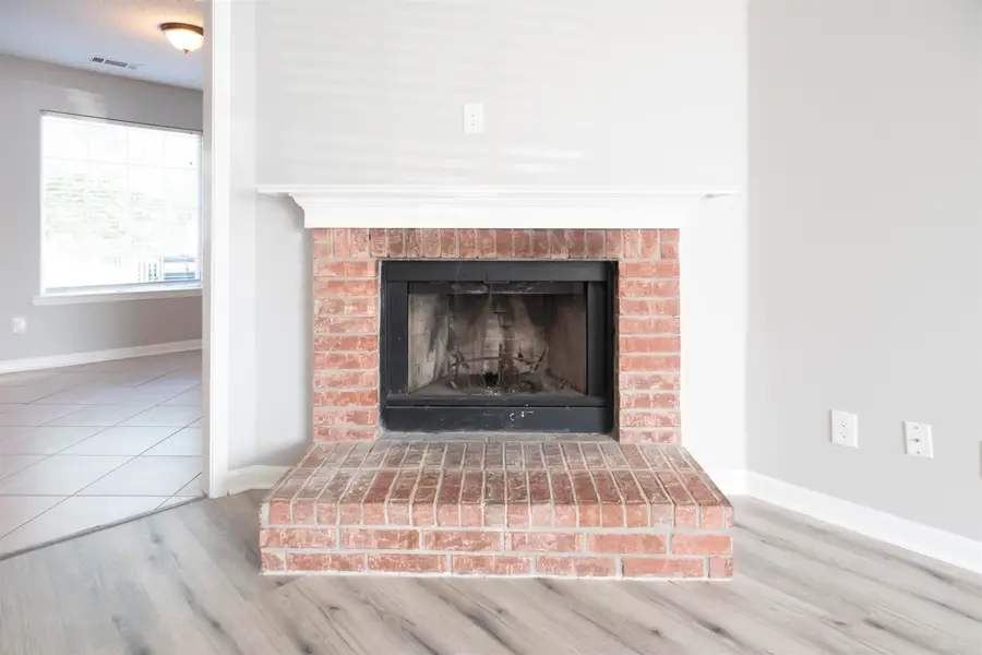 1595 BEAVER TRAIL LN, Cordova, TN 38016 - Image #2