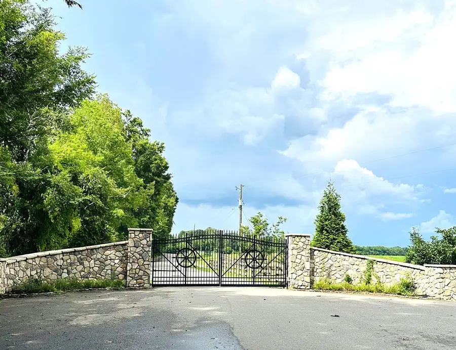 90 CRAVENS RD, Savannah, TN 38372 - Image #2