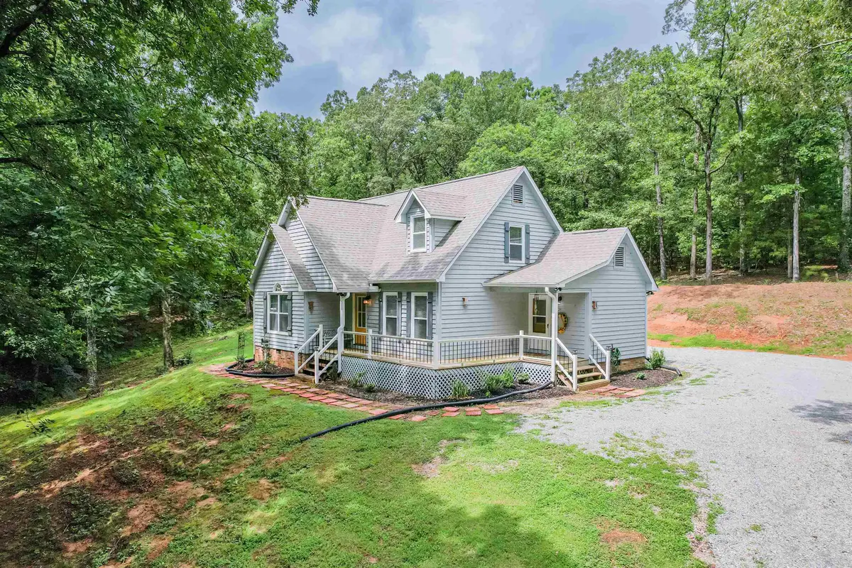 635 JENNY ST, Selmer, TN 38375 - Image #1