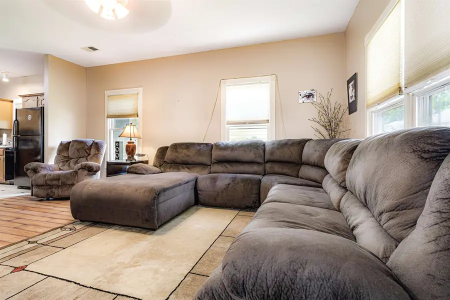 1042 S COX ST, Memphis, TN 38104 - Image #3