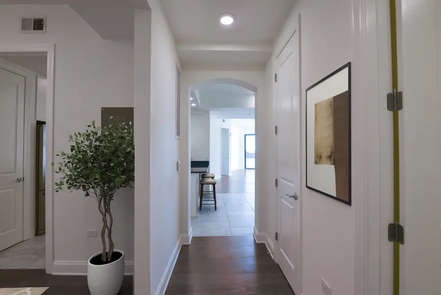 717 S RIVERSIDE DR #1207, Memphis, TN 38103 - Image #2