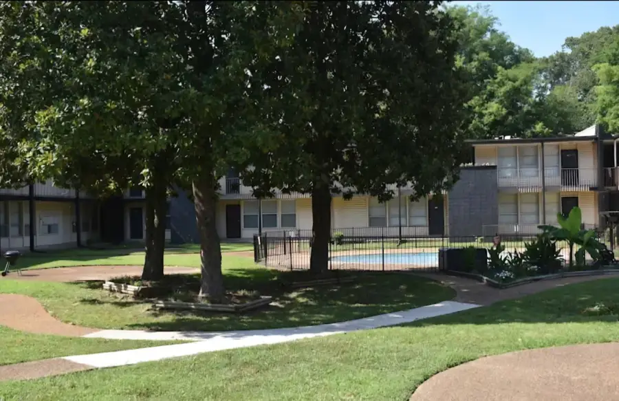 108 N BELVEDERE BLVD #34, Memphis, TN 38104 - Image #2