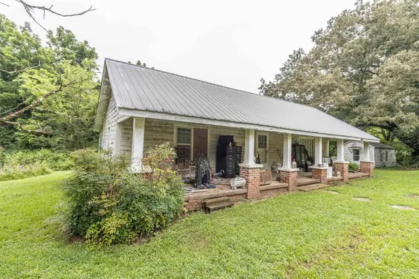 1386A ELVIN WEEKS RD, Bethel Springs, TN 38315