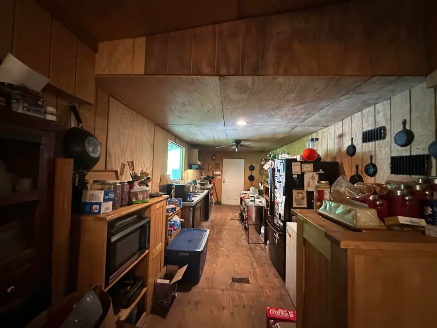 202 PINEVIEW RD, Linden, TN 37096 - Image #3