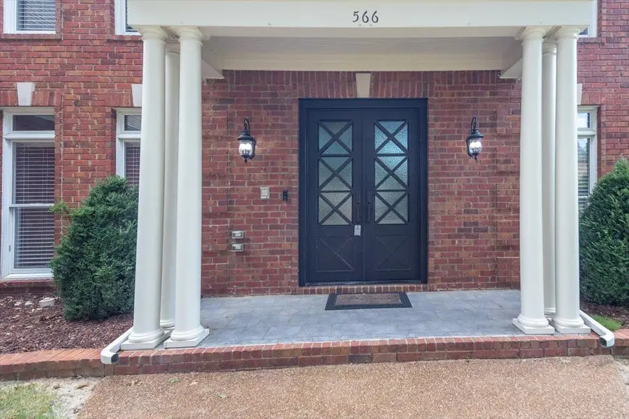566 GREEN OAKS LN, Collierville, TN 38017 - Image #2