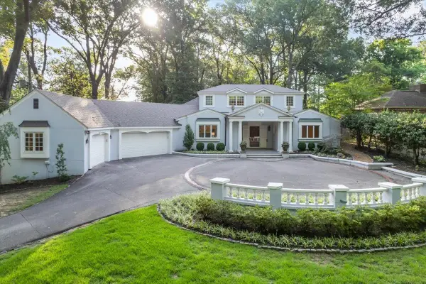 196 E CHERRY CIR, Memphis, TN 38117