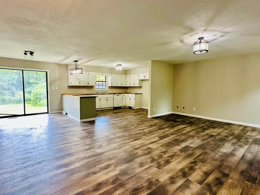 287 GILCHRIST STANTONVILLE RD, Adamsville, TN 38310-4924 - Image #3