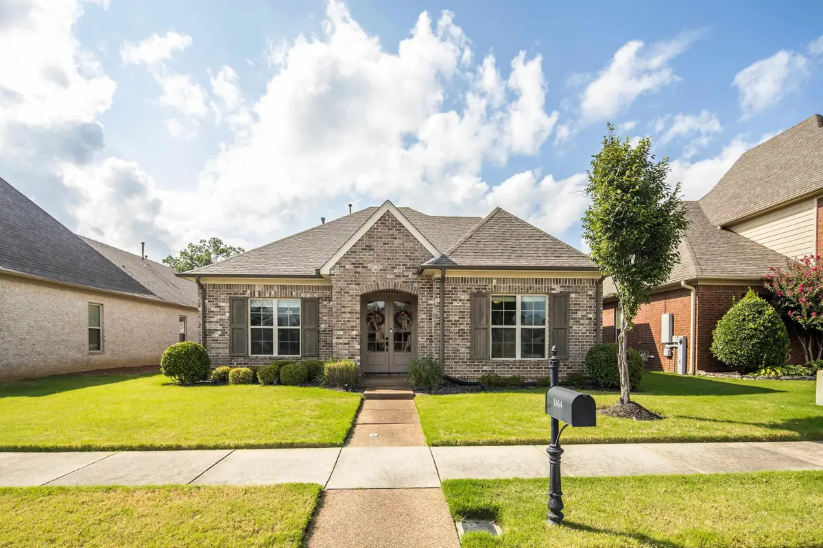 1664 POPPY HILLS DR, Collierville, TN 38017 - Image #1