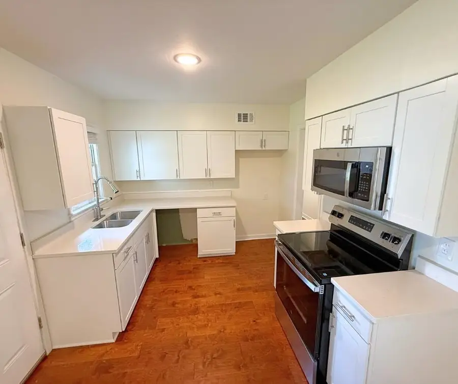 1340 S WHITE STATION RD, Memphis, TN 38117 - Image #3