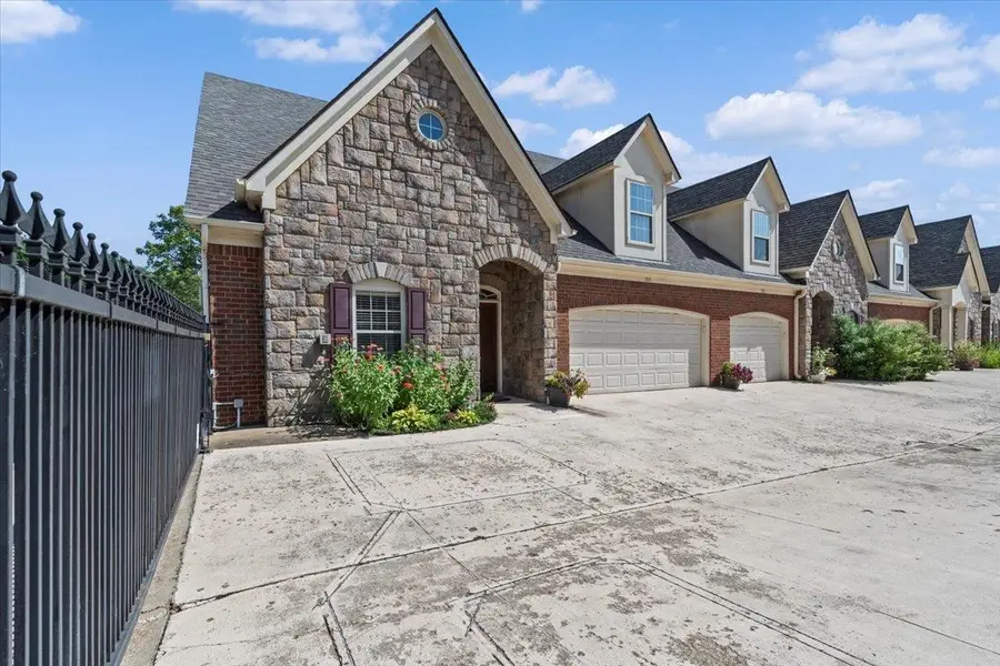 1595 DEXTER GROVE CT #105, Cordova, TN 38016 - Image #2
