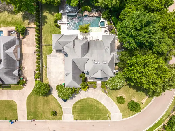 9039 N HOLLYBROOK LN N, Germantown, TN 38138